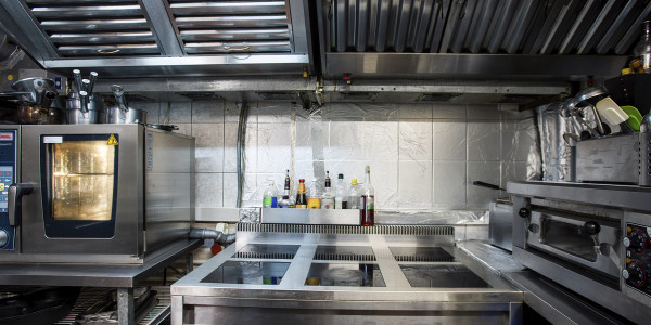 Limpiezas de Conductos de Extracción y Ventilación Camarles · Cocina de Kebabs